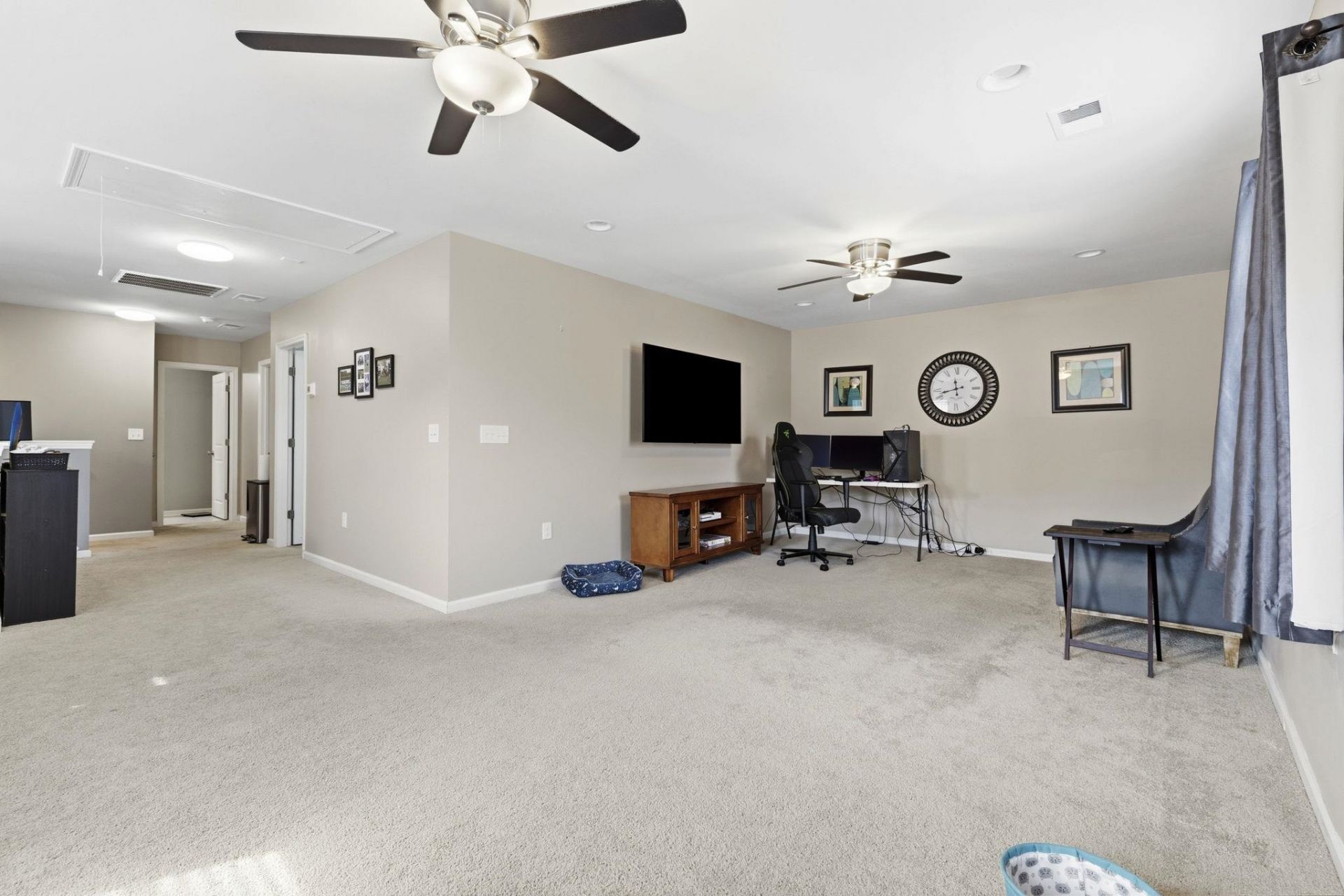 511 Carnaby Loop  Photo 4
