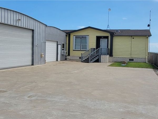 1341 Swan Point Road , Seadrift, TX 77983