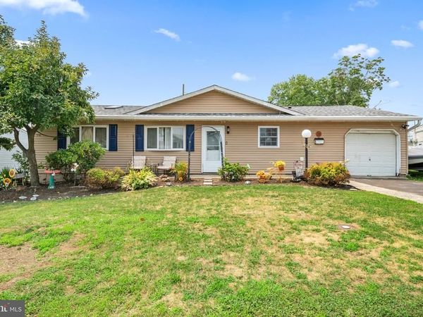 56 GRIDIRON ROAD, LEVITTOWN, PA 19057