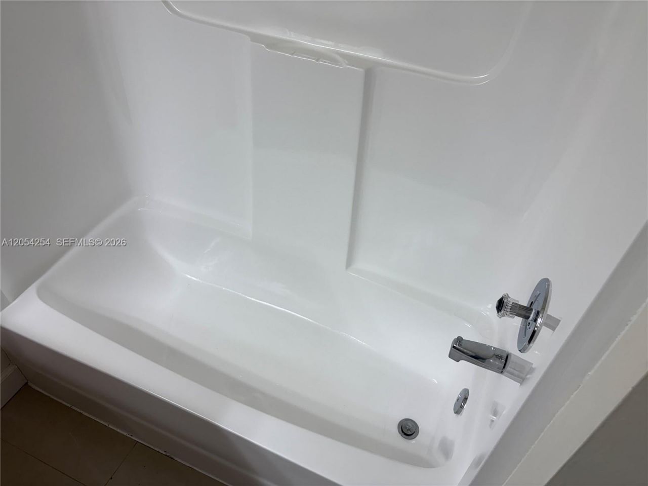 9711 Fontainebleau Blvd, Unit D106, Miami, FL 33172 Photo