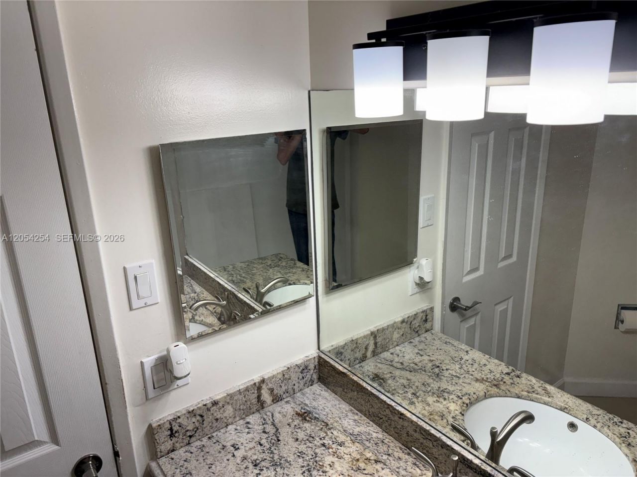 9711 Fontainebleau Blvd, Unit D106, Miami, FL 33172 Photo