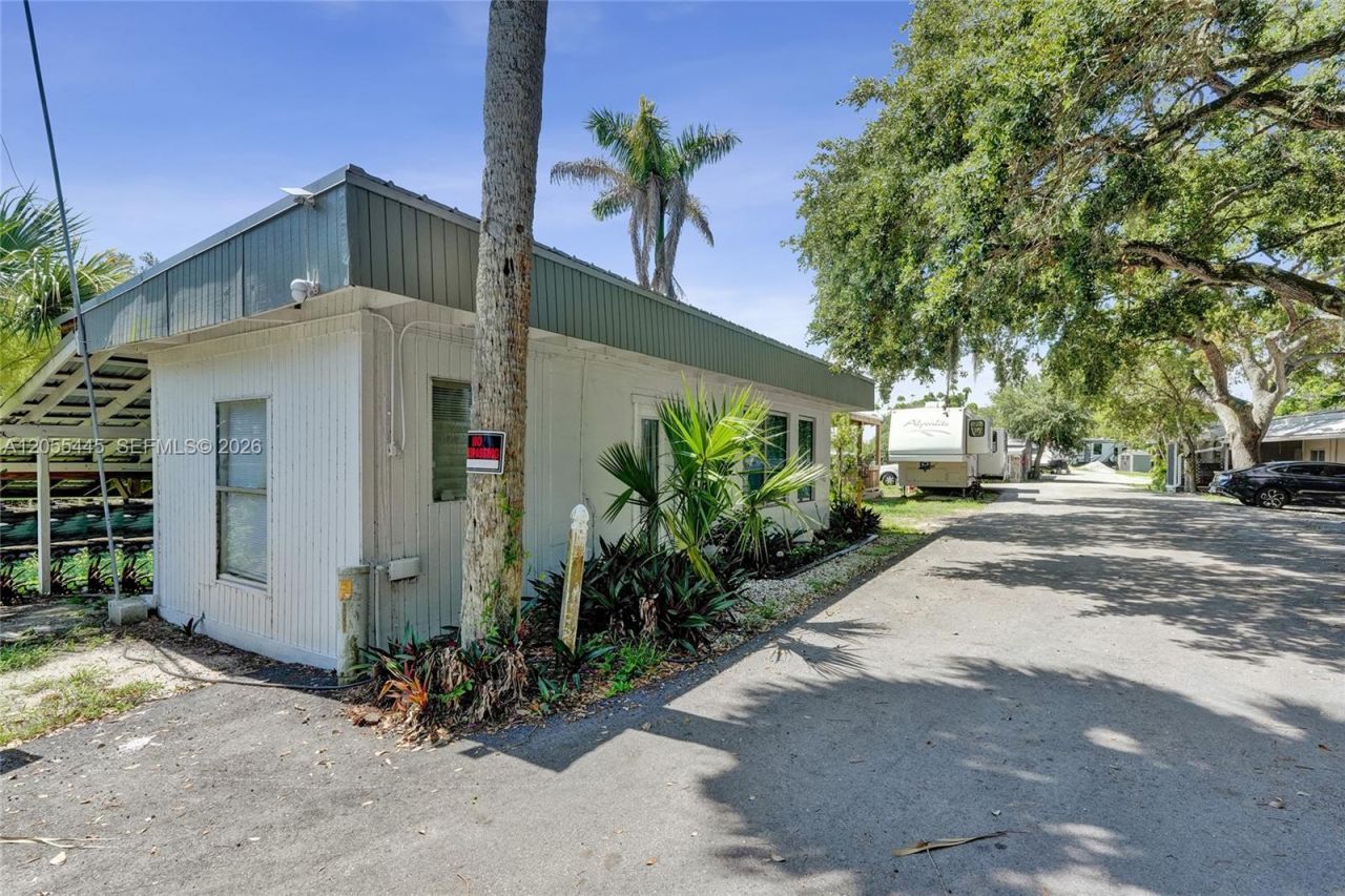 1059 Marina Ln, Moore Haven, FL 33471 Photo