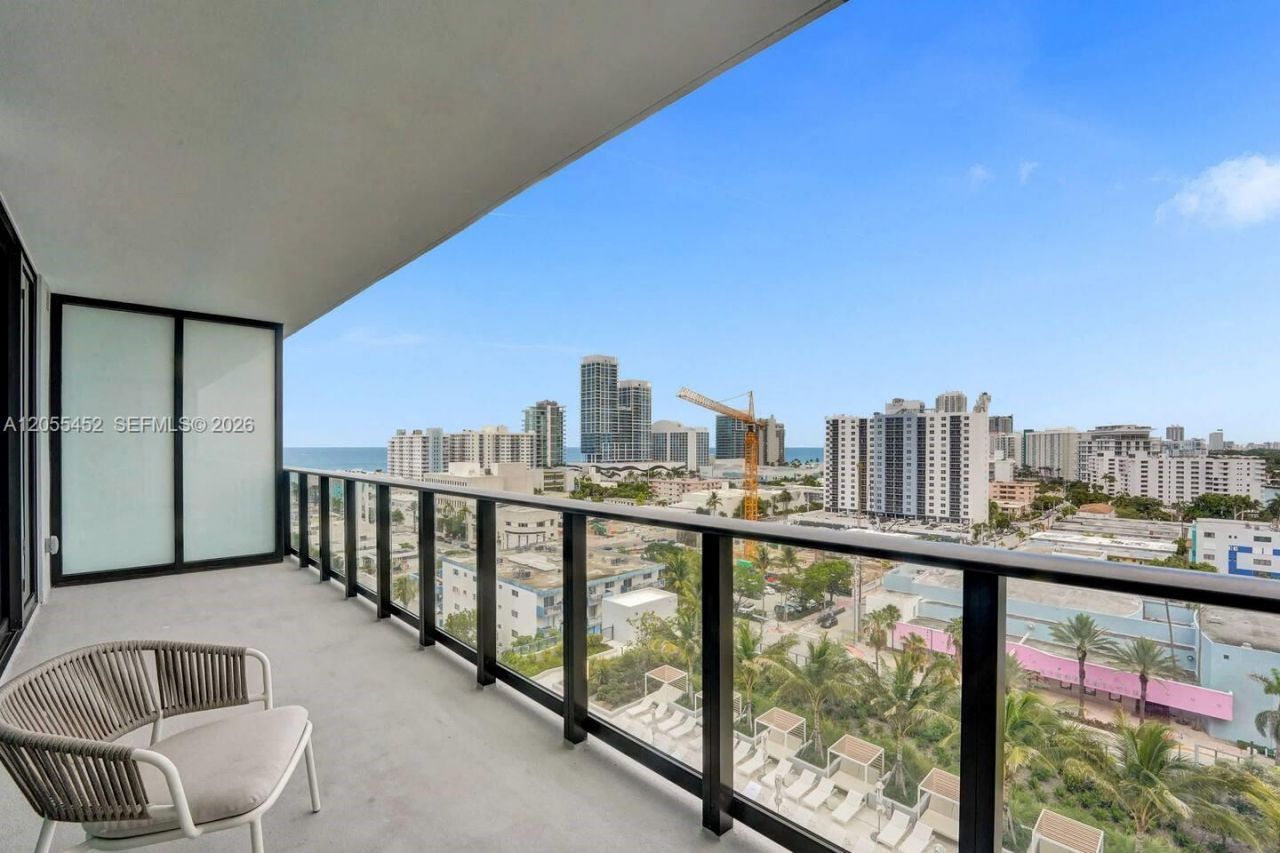 580 72nd , Unit 1004, Miami Beach, FL 33141 Photo