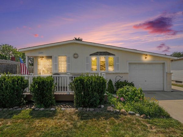 668 S Hawthorne Street, Westland, MI 48186