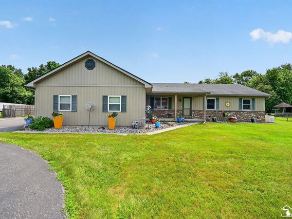 9858 Douglas Road, Temperance, MI 48142