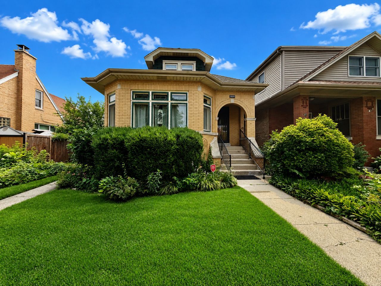 5829 N Mobile Avenue , Chicago, IL 60646 Main Photo