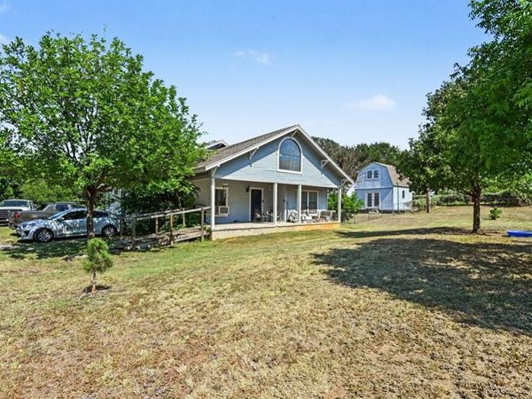 1060 County Road 4360 , Decatur, TX 76234