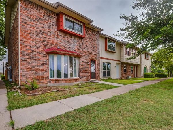 34 E Mountain Lane, Grand Prairie, TX 75052