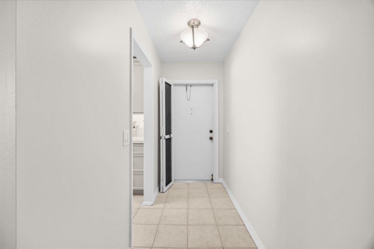 2600 SE Ocean Boulevard, Unit DD-8, Stuart, FL 34996 Photo