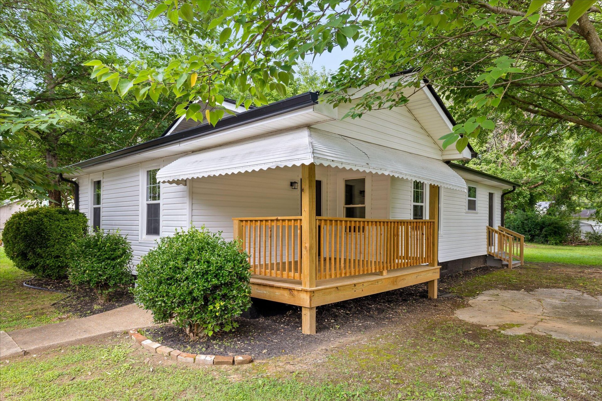1009 N Hawthorne Street, Chattanooga, TN 37406 Main Photo