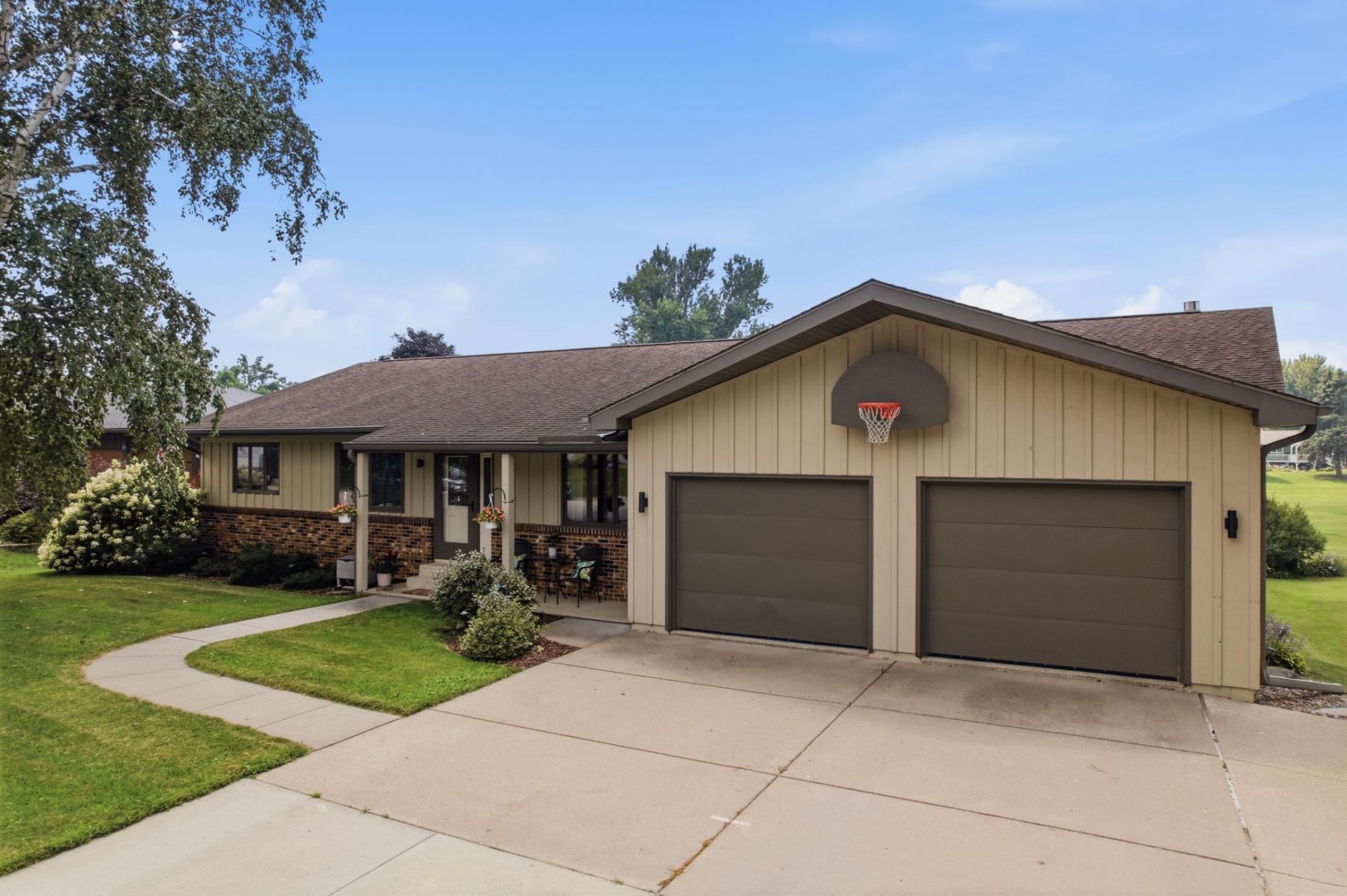 220 Country Club Drive , Lewiston, MN 55952