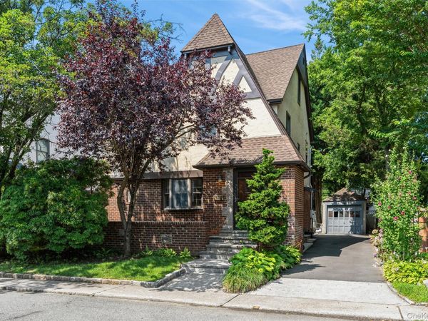7 Bayview Terrace, Manhasset, NY 11030