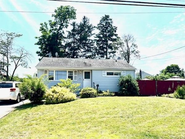 32 Cypress Street, Central Islip, NY 11722