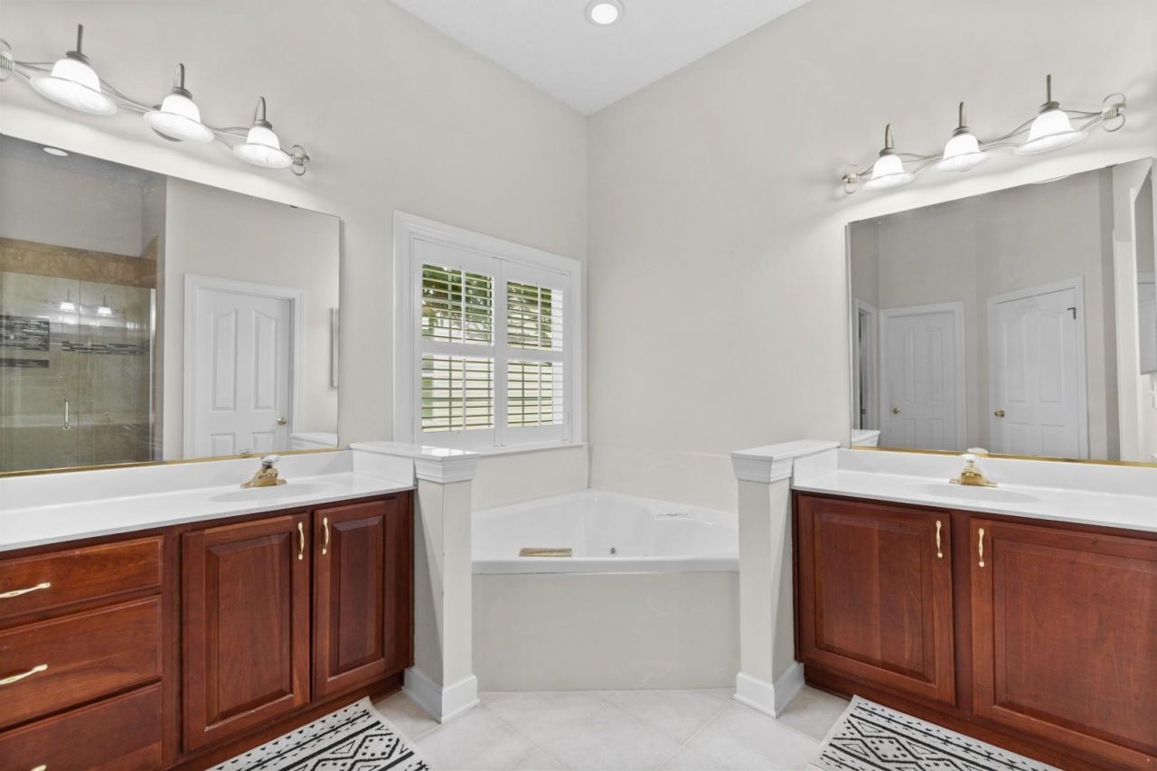 6371 Longwood Dr. Photo 18