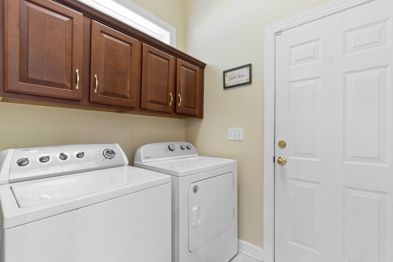 6371 Longwood Dr. Photo 32