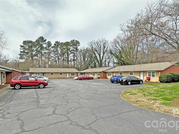620 3rd Street SE, Hickory, NC 28602