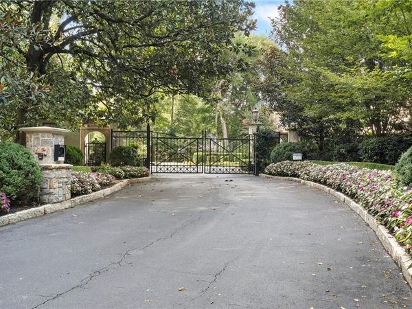 675 W Paces Ferry, #4 Road NW, Atlanta, GA 30327