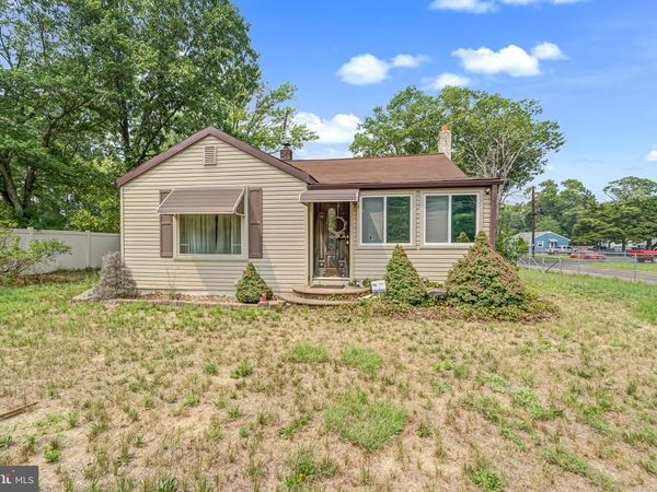 1718 W CHESTNUT AVENUE , VINELAND, NJ 08360