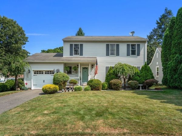 44 Fallston St, Springfield, MA 01119