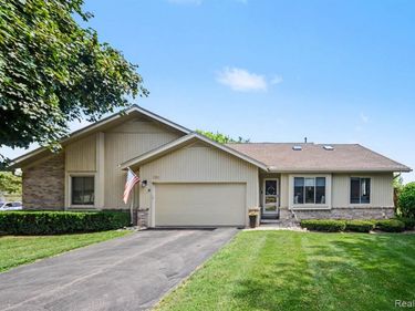 1991 HUNTERS Lane, Orion Twp, MI 48360