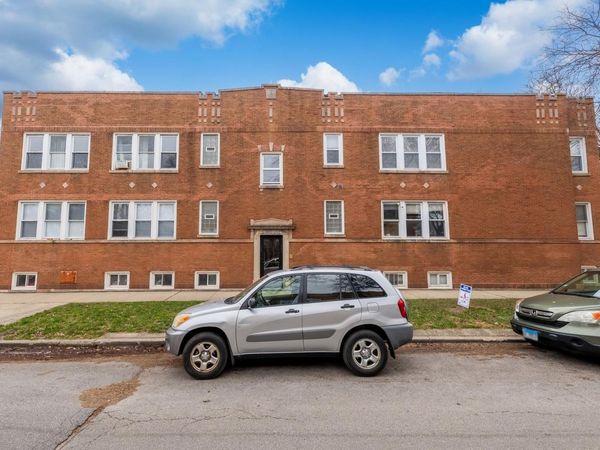 3825 W Roscoe Street , Unit 2W, Chicago, IL 60618