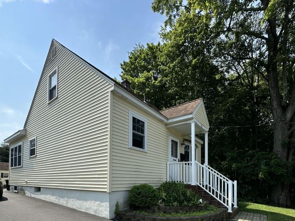 15 Oakland Avenue, Amsterdam, NY 12010