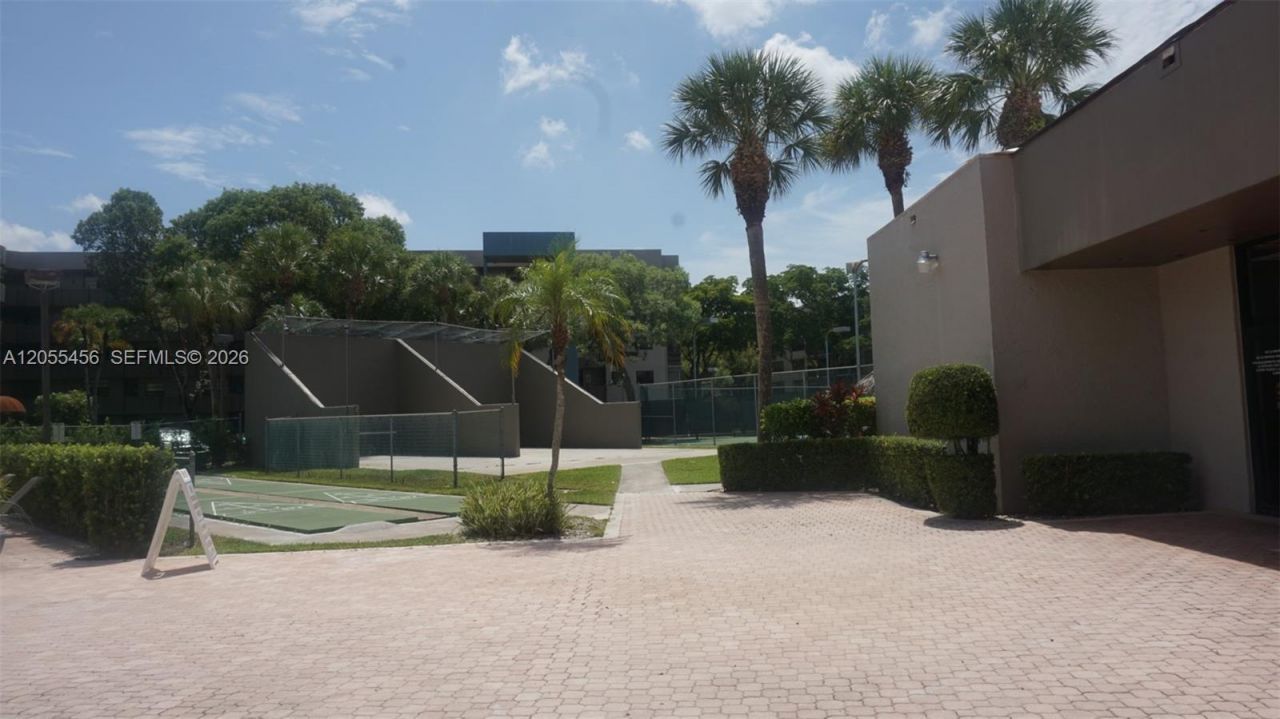 1100 Colony Point Cir , Unit 206, Pembroke Pines, FL 33026 Photo