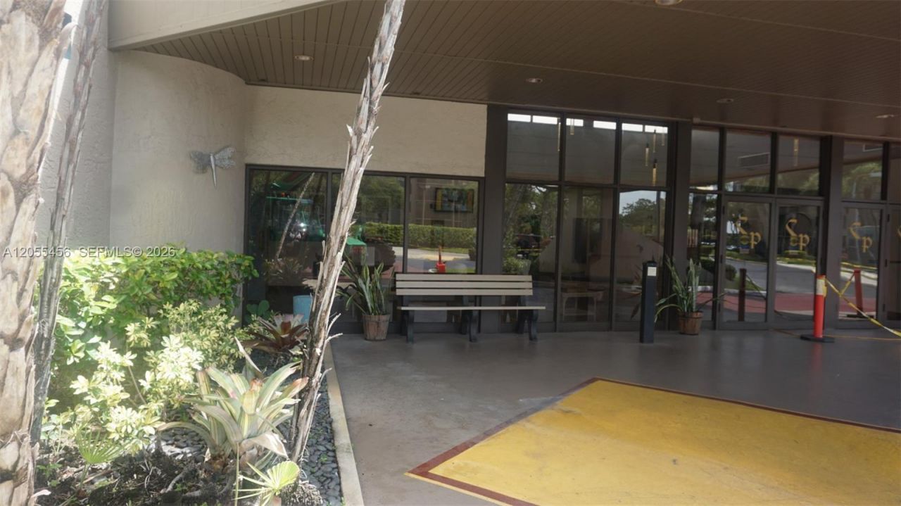 1100 Colony Point Cir , Unit 206, Pembroke Pines, FL 33026 Photo