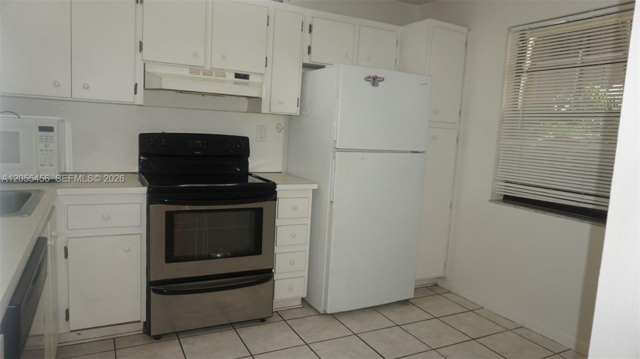 1100 Colony Point Cir , Unit 206, Pembroke Pines, FL 33026 Photo