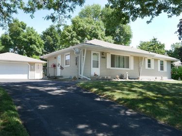 10717 Nord Avenue S, Bloomington, MN 55437
