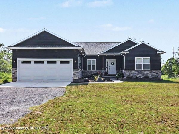 3532 Meridian Road, Leslie, MI 49251