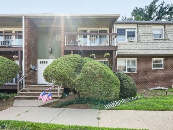 34 Deanna Dr, Hillsborough, NJ 08844