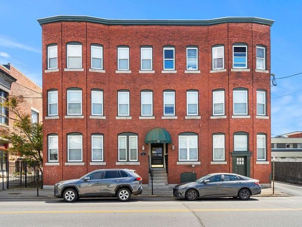97 Bridge St, Manchester, NH 03101