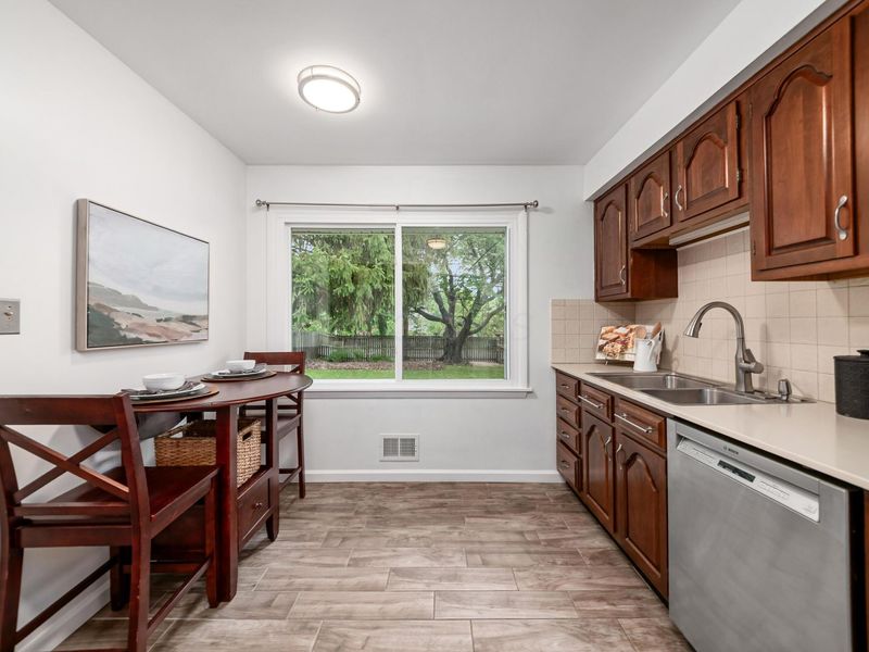 3010 Trentwood Road, Columbus, OH 43221 Photo 8