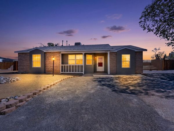 520 Apache Loop SW, Rio Rancho, NM 87124