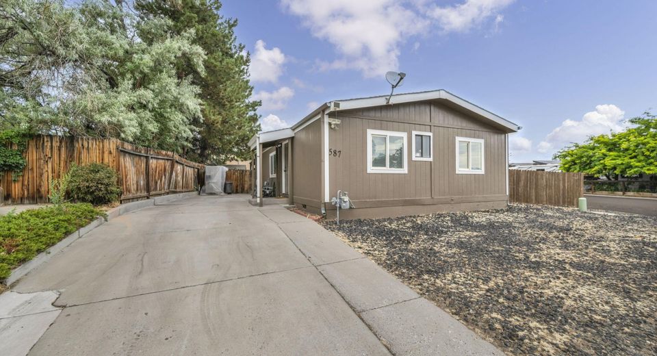 587 Jenni Lane, Mound House, NV 89706 Photo