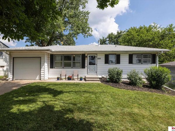 6710 Hartman Avenue, Omaha, NE 68104