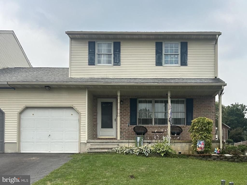 550 WYATT DRIVE , BLANDON, PA 19510