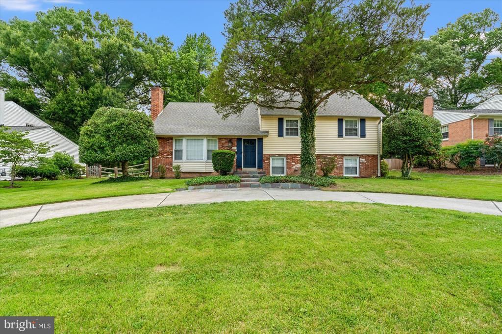 8403 W Boulevard Drive, Alexandria, VA 22308 Main Photo