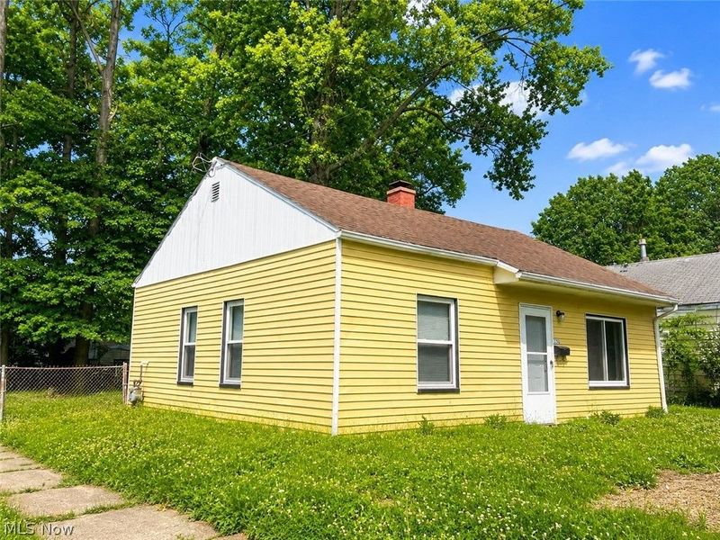1294 Inman Street, Akron, OH 44306 Photo 2