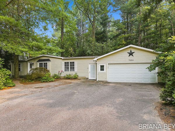 70354 16th Avenue, South Haven, MI 49090
