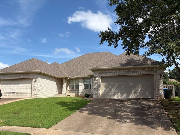 6241 & 6243 Milliken Bend , Fayetteville, AR 72704