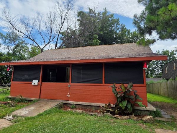 817 W Moses Street , Cushing, OK 74023