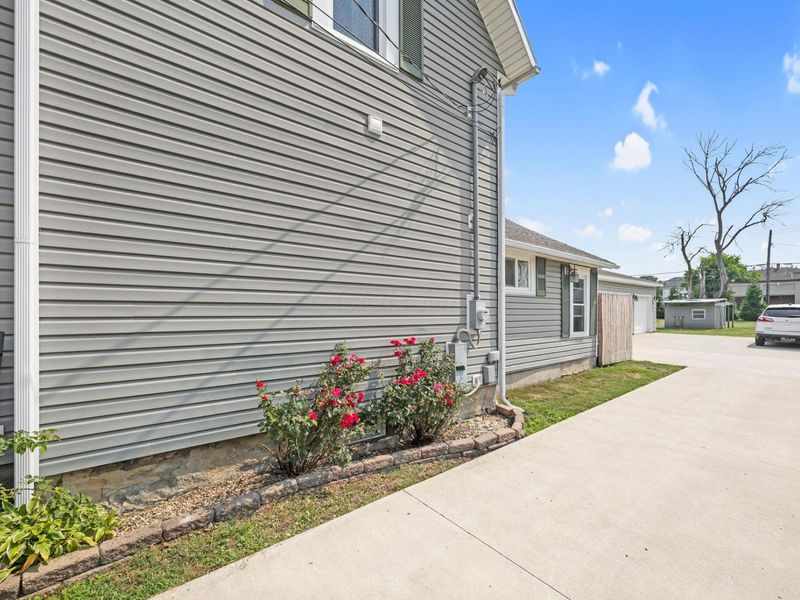 325 S Detroit Street , Bellefontaine, OH 43311 Photo 46