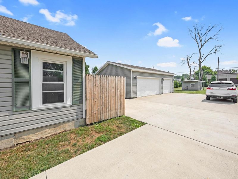 325 S Detroit Street , Bellefontaine, OH 43311 Photo 47