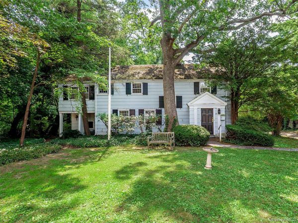 10 Amherst Road , Great Neck, NY 11021