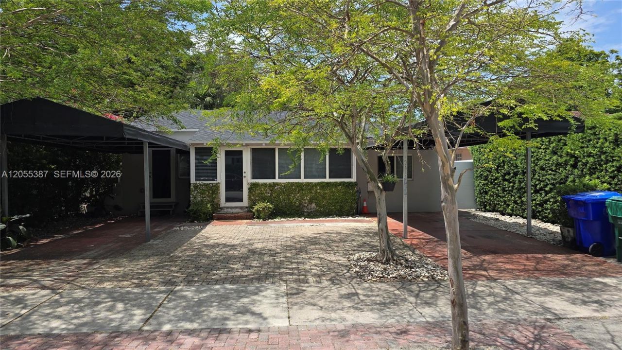 2000 SW 25th St , Miami, FL 33133 Photo