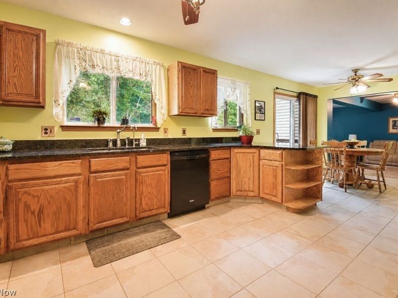 8252 Plains Road, Mentor, OH 44060 Photo 21