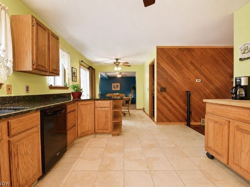 8252 Plains Road, Mentor, OH 44060 Photo 24