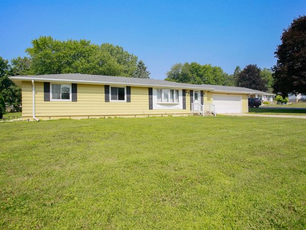 2026 Eagle Drive, FREEPORT, IL 61032
